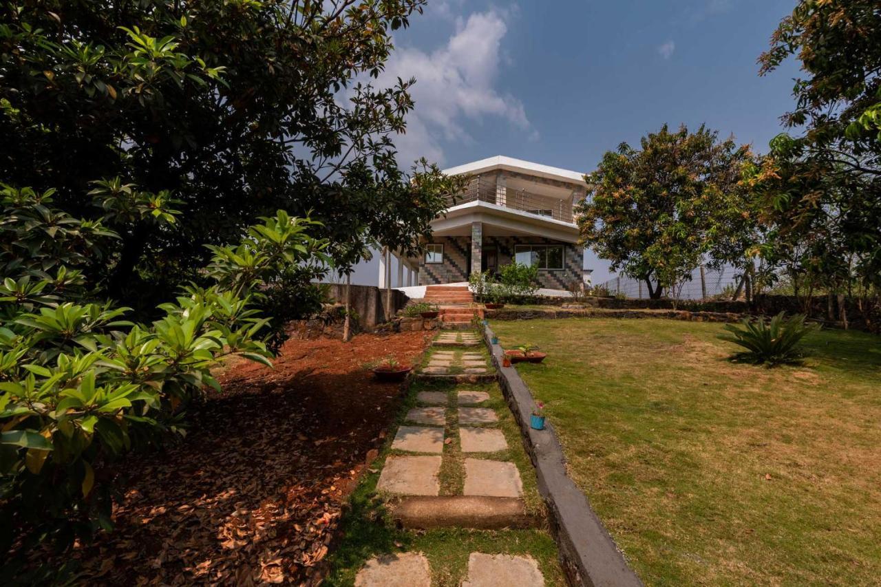Aqua & Sage By Stayvista - Riverside Villa With Pool & Terrace 卡尔贾特 外观 照片