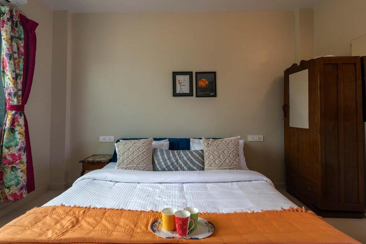 Aqua & Sage By Stayvista - Riverside Villa With Pool & Terrace 卡尔贾特 外观 照片