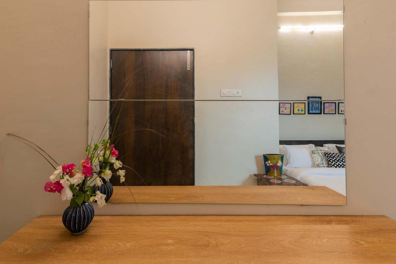 Aqua & Sage By Stayvista - Riverside Villa With Pool & Terrace 卡尔贾特 外观 照片