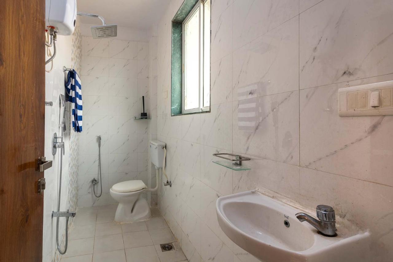 Aqua & Sage By Stayvista - Riverside Villa With Pool & Terrace 卡尔贾特 外观 照片