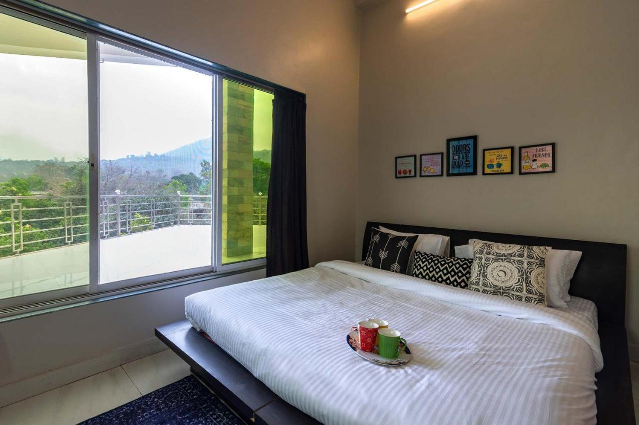 Aqua & Sage By Stayvista - Riverside Villa With Pool & Terrace 卡尔贾特 外观 照片